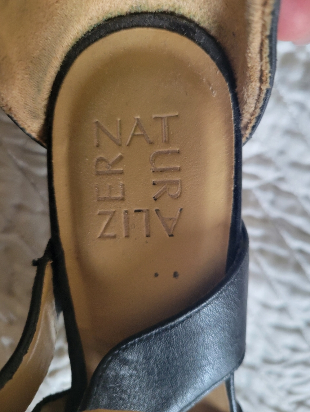 Naturalizer Black Leather Cutout Block Heel Sandals Comfort Chic Size 8 - Picture 2 of 7